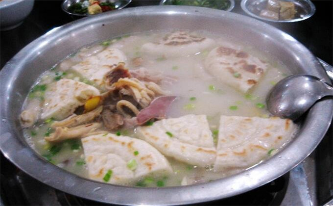 台儿庄古城美食攻略：五个经典的台儿庄美食羊肉汤
